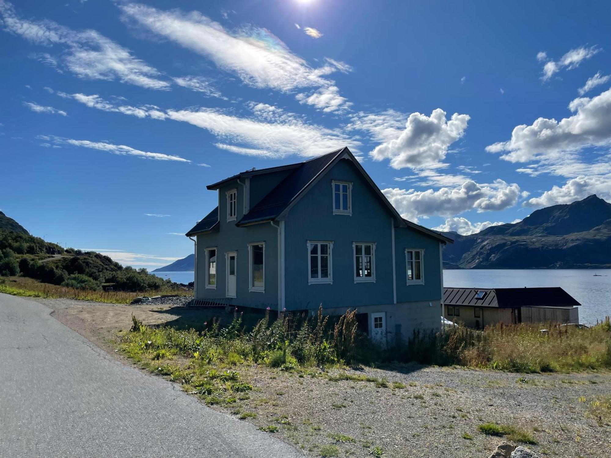 Up-scale In Picturesque Surroundings *