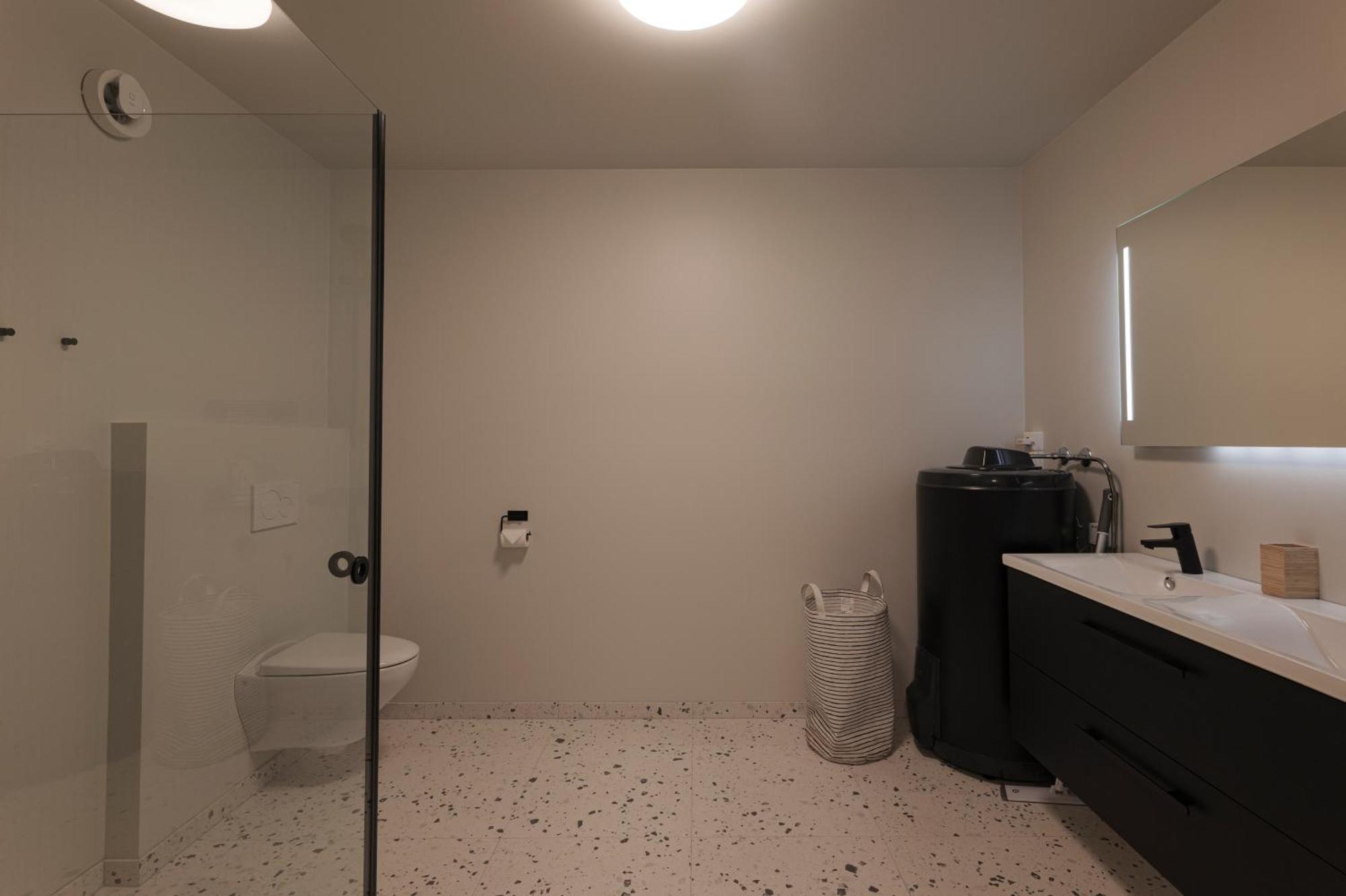 Apartment Up-scale In Picturesque Surroundings *